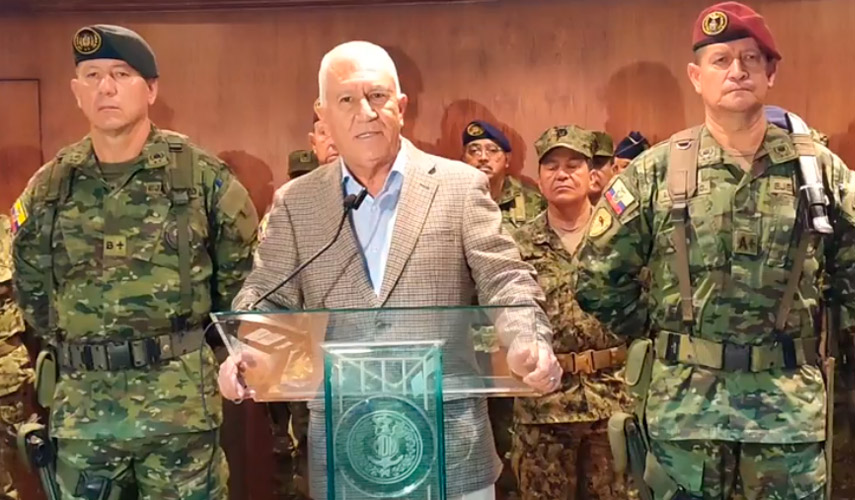 Ministro de Defensa de Ecuador Luis Lara