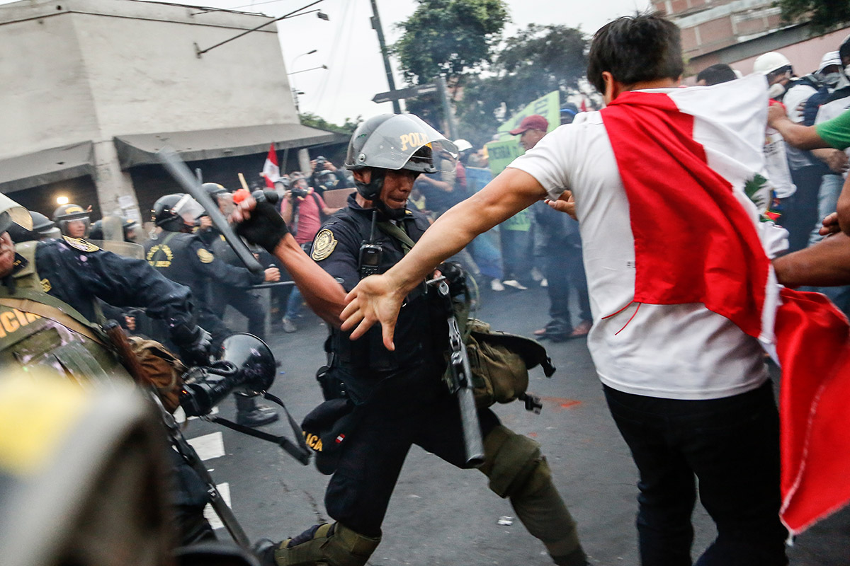 Represión a la movilización el 19 de julio en lima