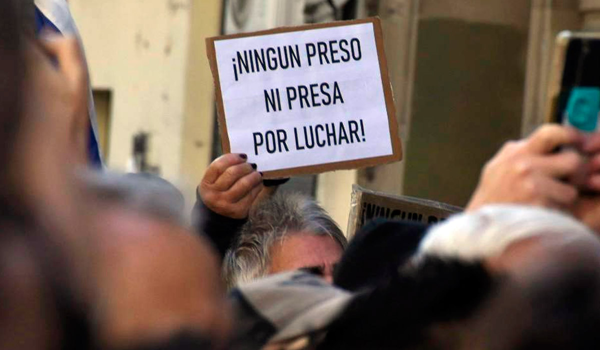 ningún preso por luchar