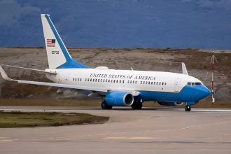El Boeing C-40 Clipper de la Fuerza Aérea de EE.UU., en Ushuaia