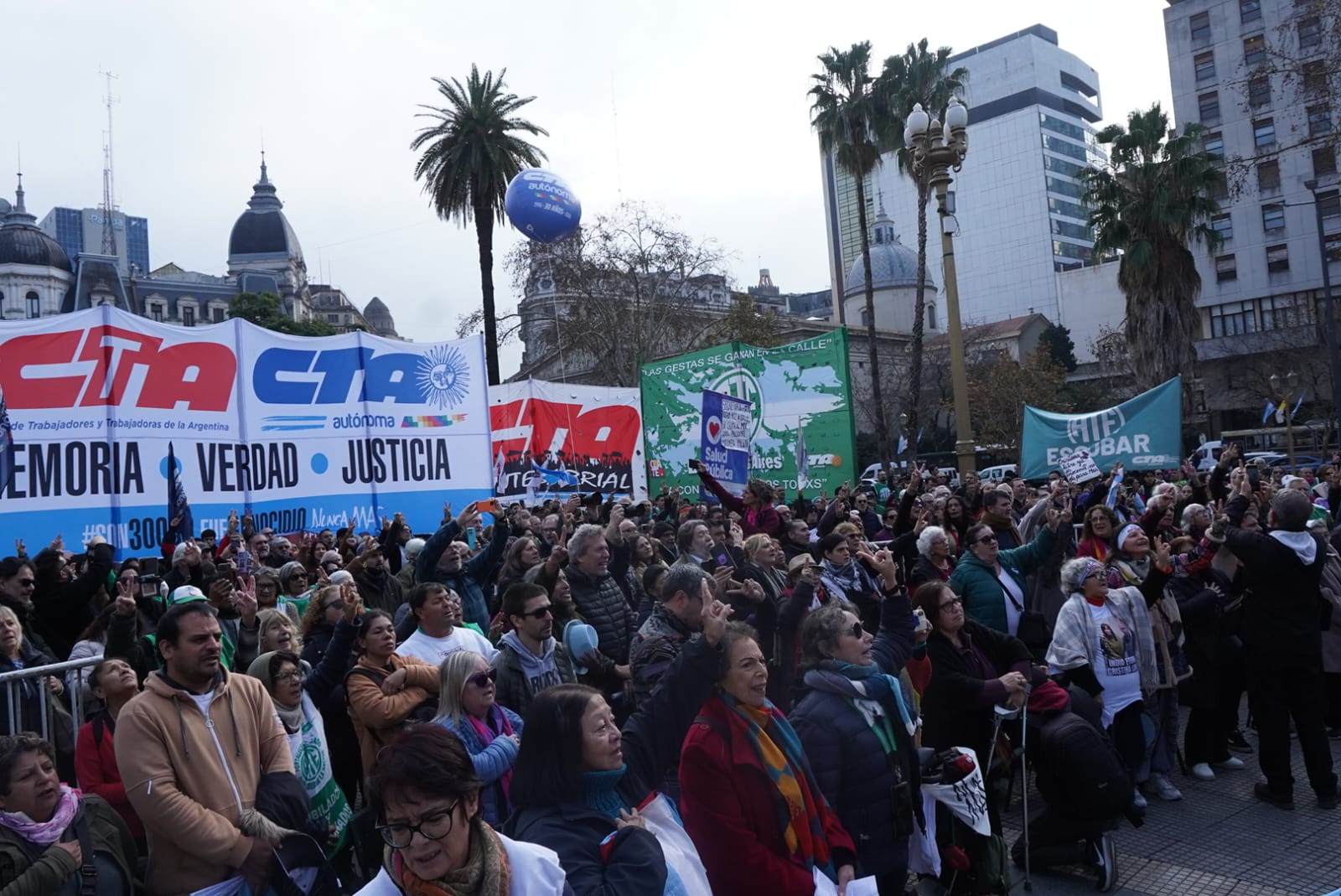 Las CTA marcharon a Plaza de Mayo contra el ajuste y la reforma laboral ...